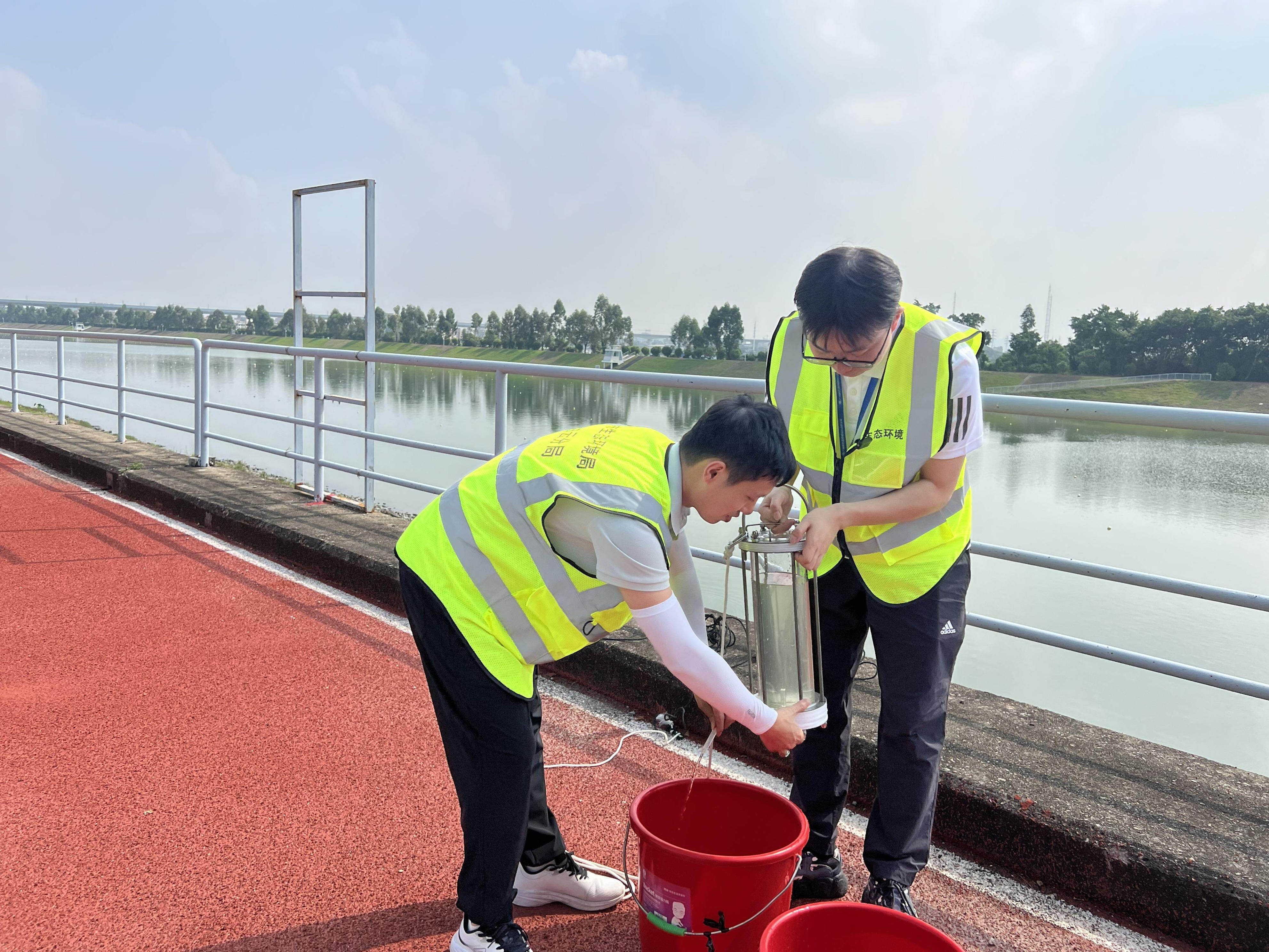 这里的水道, 记者走进广, 其中广东国